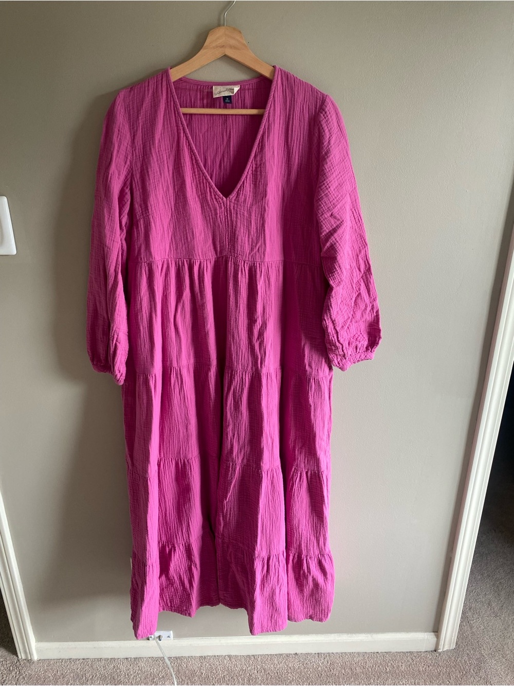Universal Thread Pink Tiered V‑Neck Midi Dress - Picture 4 of 11